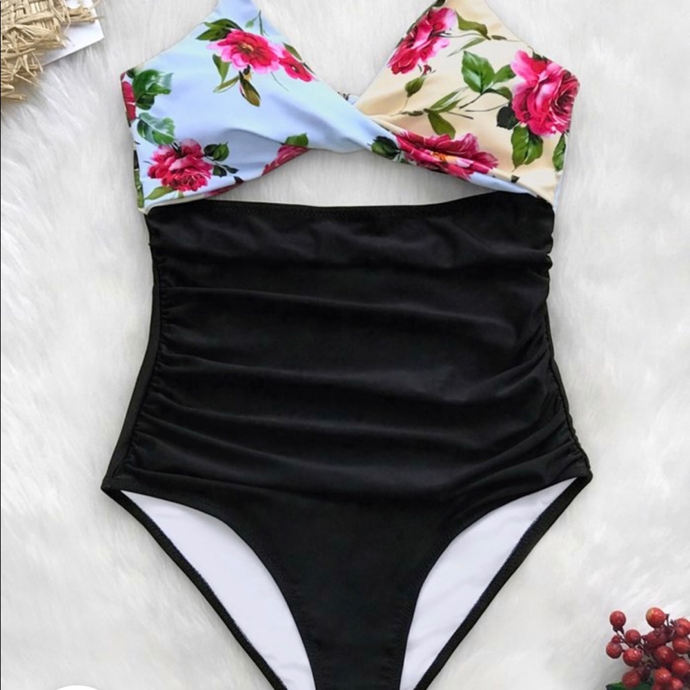 Cupshe Floral & Black Twist One Piece: Sz XL: NWT